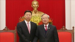 Ủy viên Bộ Chính trị, Thường trực Ban Bí thư Trần Quốc Vượng tiếp đồng chí Tống Đào, Ủy viên Trung ương Đảng, Trưởng Ban Liên lạc Đối ngoại Trung ương Đảng Cộng sản Trung Quốc. (Ảnh: Phương Hoa/TTXVN)