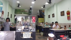 Hà Nội tuyên bố sẽ đóng cửa các hàng quán không thực hiện nghiêm phòng chống dịch. 