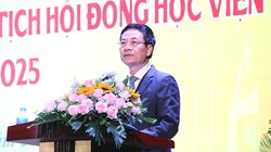 Bộ trưởng Nguyễn Mạnh Hùng phát biểu tại buổi lễ. Ảnh: HVCNBCVT