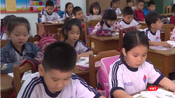 Bộ GD&ĐT đã vào cuộc khi có nhiều ý kiến bức xúc rằng SGK lớp 1 có quá nhiều sạn, làm ảnh hưởng đến sự hình thành nhân cách của các em.