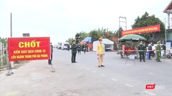 Nhiều địa phương thực hiện các biện pháp siết chặt quản lý người từ vùng dịch Hải Dương. Ảnh tại một chốt kiểm soát trên địa bàn Hải Phòng.