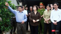 Ông Phạm Minh Chính cùng bà Nguyễn Thị Kim Ngân khảo sát địa điểm sân bay Vân Đồn.