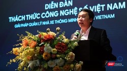 Thứ trưởng Nguyễn Huy Dũng cho rằng thực tiễn triển khai chuyển đổi số trong năm 2020 cho thấy “tìm ra đúng vấn đề của xã hội” thường sẽ khó khăn, thách thức hơn là giải vấn đề đó bằng công nghệ.