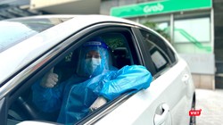 Đây là chuyến đi miễn phí, nhân viên y tế không phải trả cước phí cho cuốc xe này.