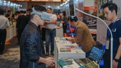 TECHFEST kỳ vọng sẽ thắt chặt sợi dây liên kết không biên giới giữa con người Việt Nam, trí tuệ Việt Nam và khát vọng Việt Nam (Ảnh chụp tại TECHFEST 2021).