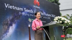 Bà Fiona Li – Phó Tổng Giám đốc phụ trách đối ngoại Huawei Việt Nam, phát biểu tại lễ tổng kết chương trình Hạt giống cho tương lai 2021
