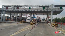 Chính phủ cho rằng, đến nay số phương tiện dán thẻ định danh để sử dụng dịch vụ thu phí ETC còn thấp, đạt khoảng 50% số phương tiện trên toàn quốc.