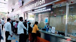 Người dân chỉ sử dụng một loại giấy tờ căn cước công dân khi đi khám bệnh vì đã tích hợp sử dụng thẻ căn cước công dân thay cho thẻ bảo hiểm y tế.