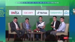 Các chuyên gia thảo luận và cho rằng phụ huynh cần nhận thức rõ về tác hại có thể xảy đến với trẻ em và thanh thiếu niên khi các em bị cuốn vào thế giới mạng phức tạp mà không có sự tư vấn, hướng dẫn và giám sát phù hợp.