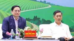 Thủ tướng Phạm Minh Chính và Bí thư Tỉnh ủy Sơn La Nguyễn Hữu Đông.