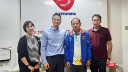 Tổng thư ký EFC Lun Samedy (người thứ 2 phải sang) đến thăm văn phòng làm việc của VIRESA. Ảnh: VIRESA cung cấp.