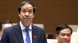Bộ trưởng Bộ Giáo dục và Đào tạo Nguyễn Kim Sơn phát biểu tại phiên thảo luận của Quốc hội.
