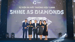 Ban lãnh đạo Sconnect Việt Nam tại ra mắt thị trường Việt Nam thương hiệu TUBRR - Hệ thống cung cấp dịch vụ quản lý mạng lưới đa kênh.