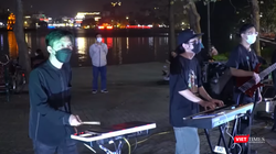 Các hoạt động văn hóa nghệ thuật đường phố đậm sắc màu trở thành "đặc sản" của Phố đi bộ hồ Hoàn Kiếm.