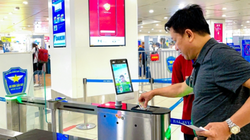 Thí điểm xác thực khuôn mặt hành khách tại Cảng HKQT Nội Bài - ảnh: Cục Hàng không Việt Nam.