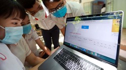 Cùng với việc tra cứu qua website của các Sở GD&ĐT nơi đăng ký dự thi hoặc hệ thống quản lý kỳ thi của Bộ GD&ĐT, báo chí và Zalo cũng là kênh tra cứu điểm thi tốt nghiệp THPT 2023 hiệu quả.