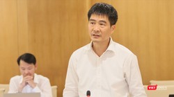 Ông Nguyễn Phong Nhã - Phó Cục trưởng Cục Viễn thông trao đổi tại họp báo thường kỳ của Bộ Thông tin và Truyền thông - vừa diễn ra chiều tối 8/8.