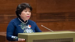 Chủ nhiệm Ủy ban Xã hội Nguyễn Thúy Anh trình bày Báo cáo thẩm tra