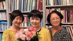 TS Khuất Thu Hồng (giữa)