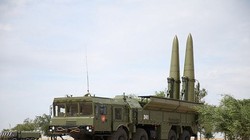 Hệ thống tên lửa Iskander-M trong một cuộc diễn tập (ảnh: Bộ Quốc phòng Nga)