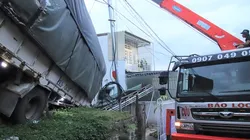 Hiện trường vụ xe tải tông sập nhà dân làm 5 người bị thương. Ảnh: Báo Lâm Đồng