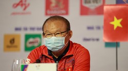 HLV Park Hang Seo trả lời họp báo trước trận bán kết gặp Malaysia 