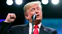 Tổng thống Mỹ Donald Trump liên tiếp công kích ứng viên Joe Biden (Ảnh: AP)