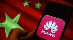 Nghiên cứu mới chỉ ra rằng nhiều nhân viên của Huawei có mối liên hệ với các cơ quan tình báo, an ninh của Trung Quốc (Ảnh: CNBC)