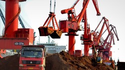 Đất hiếm trở thành điểm nóng trong cuộc chiến thương mại Mỹ-Trung (Ảnh: NBC)