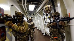 Các thành viên của đơn vị Cheonghae trong một cuộc diễn tập trên biển (Ảnh: StraiTimes)