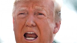 Tổng thống Mỹ Donald Trump đang tự đẩy mình vào thế khó do chính sách sức ép cực đại nhằm vào Iran (Ảnh: National Interest)