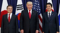 Theo New York Post, ông Trump đã nhái giọng lãnh đạo của Nhật và Hàn trong một sự kiện gây quỹ (Ảnh: SCMP)