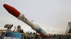 Một tên lửa mà Iran sản xuất được trưng bày tại thủ đô Tehran vào ngày 2/2 năm nay (Ảnh: Newsweek)