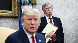 Sa thải Cố vấn an ninh quốc gia Mỹ John Bolton có thể ảnh hưởng tới chính sách ngoại giao của chính quyền Trump (Ảnh: CNBC)
