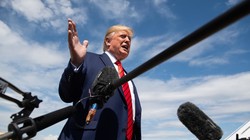 Giới chuyên gia nhận định, chỉ riêng đoạn tweet ông Trump mới tung ra đã là một cơ sở để luận tội ông (Ảnh: Newsweek)