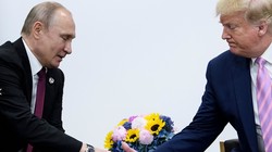 Tổng thống Putin và Tổng thống Trump gặp gỡ tại Hội nghị thượng đỉnh G20 tổ chức tại Osaka, Nhật Bản hôm 28/6 (Ảnh: Newsweek)