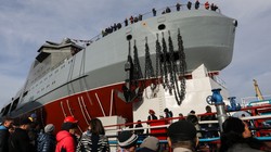 Tàu phá băng đa nhiệm Ivan Papanin mà hải quân Nga mới trình làng (Ảnh: Moscow Times)