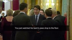 Nhóm lãnh đạo NATO thảo luận trong sự kiện tổ chức tại Điện Buckingham (Ảnh: Guardian)