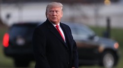 Tổng thống Trump rời Nhà Trắng để đi vận động tranh cử ở Michigan ngay giữa lúc Hạ viện bỏ phiếu luận tội ông (Ảnh: Politico)