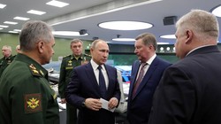 Tổng thống Putin nói rằng giờ Mỹ phải cố gắng để bắt kịp Nga trong phát triển vũ khí siêu thanh (Ảnh: Reuters)