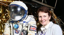 Bà Helen Sharman tin rằng người ngoài hành tinh có tồn tại và đang sống giữa chúng ta trên Trái Đất (Ảnh: Global News)