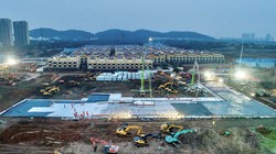 Khu vực xây dựng bệnh viện dã chiến 1.000 giường tại Vũ Hán, Hồ Bắc, Trung Quốc (Ảnh: Bangkok Post)