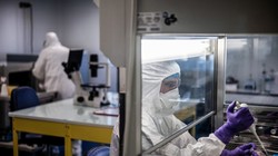 Một công ty công nghệ sinh học ở Mỹ đã gửi đi mẫu vaccine thử nghiệm đầu tiên ngừa COVID-19 để thử nghiệm trên người (Ảnh: The Hill)