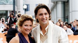 Bà Sophie Grégoire Trudeau đứng cạnh chồng, Thủ tướng Justin Trudeau (Ảnh: Getty)