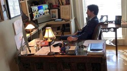 Thủ tướng Trudeau họp trực tuyến cùng lãnh đạo các nước G7 tại căn biệt thự cổ Rideai Cottage (Ảnh: Reuters)