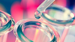 Nhiều loại thuốc đang được các nhà khoa học trên thế giới thử nghiệm áp dụng trong điều trị COVID-19 (Ảnh: Live Science)