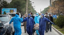 Ở một số tỉnh, thành của Iran, số người chết vi ngộ độc rượu còn cao hơn số người chết do COVID-19 (Ảnh: Fars News)