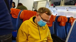 Đeo khẩu trang để bảo vệ mình ở những nơi đông người là điều nên làm (Ảnh: Live Science)