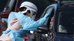 Mỹ có thể phải duy trì giãn cách xã hội đến năm 2022 nếu không tìm ra phương pháp điều trị COVID-19 (Business Insider)