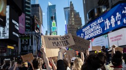 Làn sóng biểu tình dấy lên từ cái chết của George Floyd đang lan rộng ở Mỹ (Ảnh: Politico)